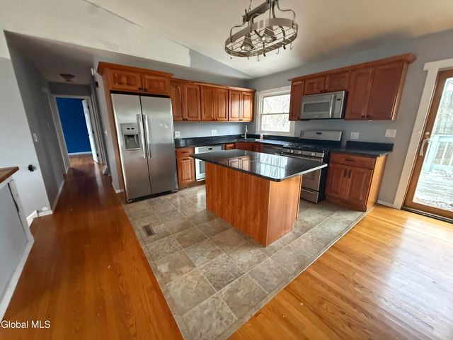 150 Stonington Hill Road, Voorheesville, NY 12186