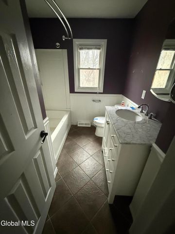 150 Stonington Hill Road, Voorheesville, NY 12186