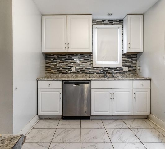 15276 Young Street, Detroit, MI 48205