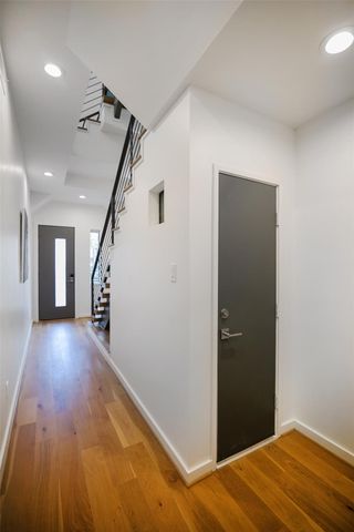 511 Memorial Heights Drive, Houston, TX 77007