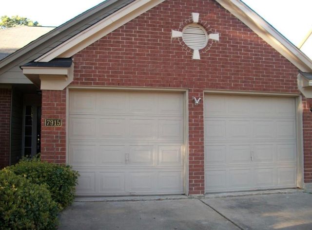 7915 Park Hollow Court, Houston, TX 77095