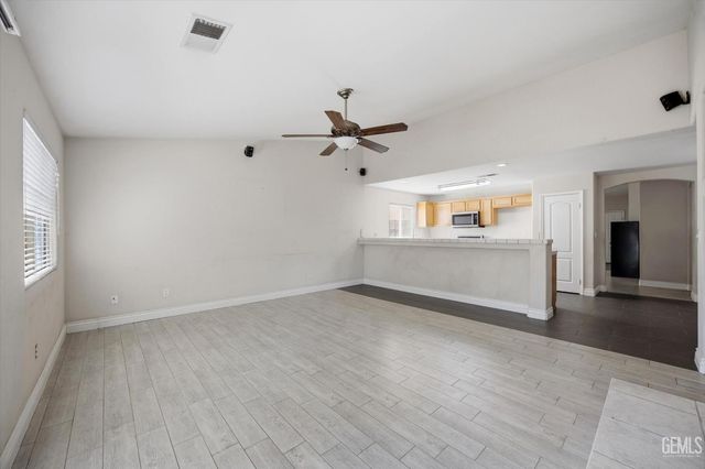 11811 Mantova Avenue, Bakersfield, CA 93312