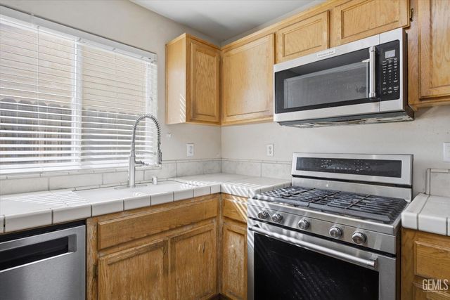 11811 Mantova Avenue, Bakersfield, CA 93312