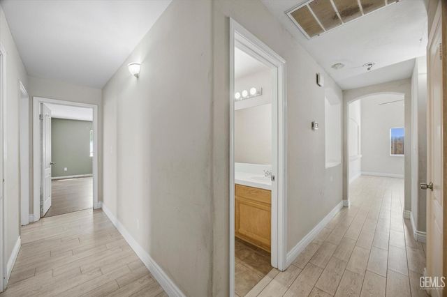 11811 Mantova Avenue, Bakersfield, CA 93312