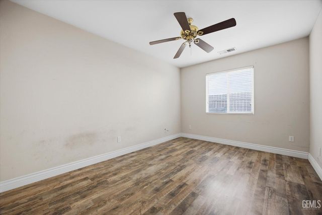 11811 Mantova Avenue, Bakersfield, CA 93312