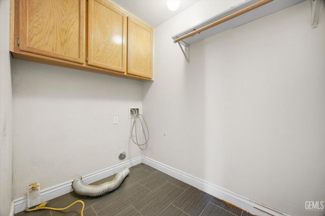 11811 Mantova Avenue, Bakersfield, CA 93312