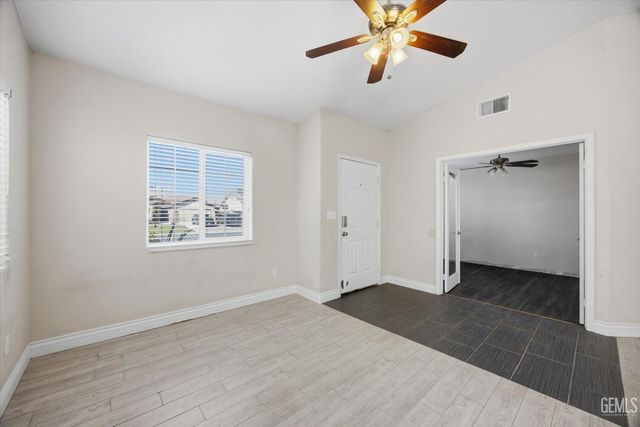 11811 Mantova Avenue, Bakersfield, CA 93312