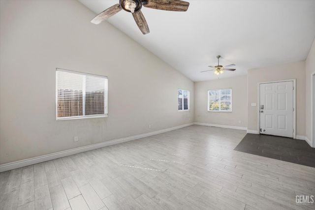 11811 Mantova Avenue, Bakersfield, CA 93312