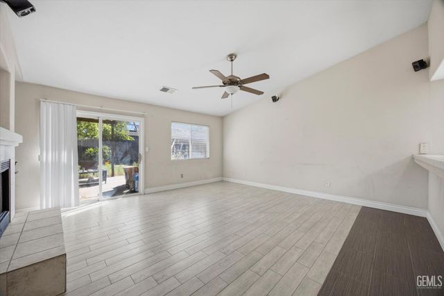 11811 Mantova Avenue, Bakersfield, CA 93312