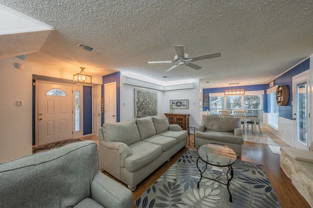 2003 Edgebrook Court, Arlington, TX 76015