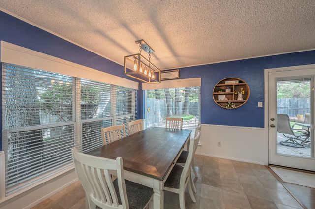 2003 Edgebrook Court, Arlington, TX 76015