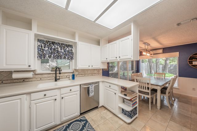 2003 Edgebrook Court, Arlington, TX 76015