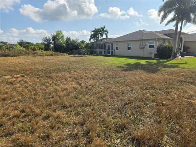 315 NE 17th PL, Cape Coral, FL 33909