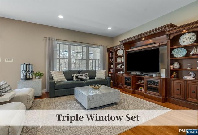 80 W Prospect Street, Waldwick, NJ 07463