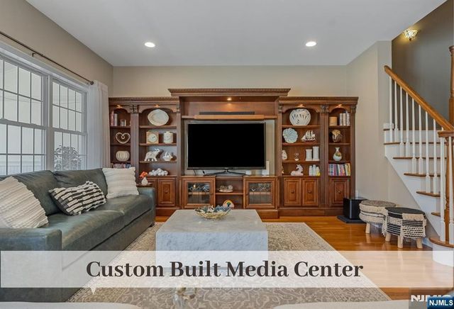 80 W Prospect Street, Waldwick, NJ 07463