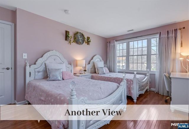80 W Prospect Street, Waldwick, NJ 07463