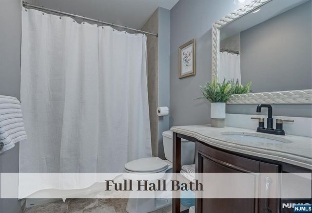 80 W Prospect Street, Waldwick, NJ 07463