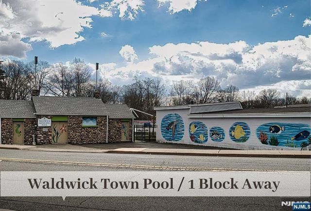 80 W Prospect Street, Waldwick, NJ 07463