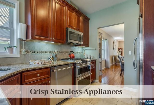 80 W Prospect Street, Waldwick, NJ 07463