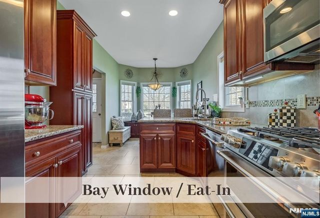 80 W Prospect Street, Waldwick, NJ 07463
