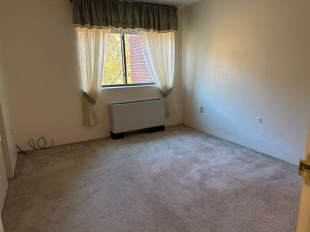 2 Summit Dr 21, Reading, MA 01867