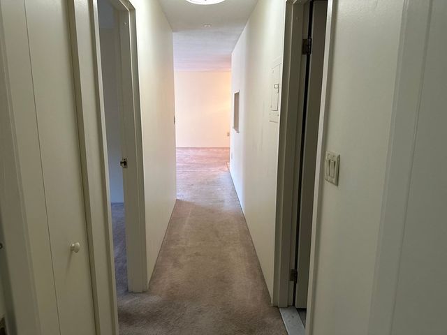 2 Summit Dr 21, Reading, MA 01867