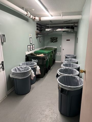 2 Summit Dr 21, Reading, MA 01867