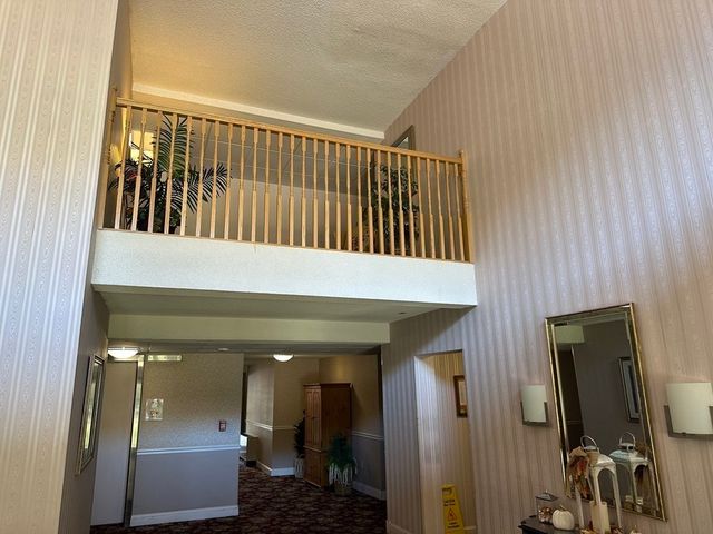 2 Summit Dr 21, Reading, MA 01867