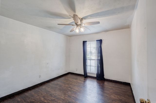 5208 Knox Drive, The Colony, TX 75056