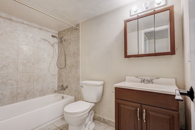 5208 Knox Drive, The Colony, TX 75056