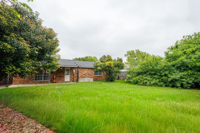 5208 Knox Drive, The Colony, TX 75056