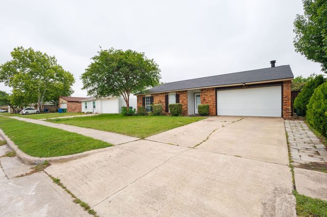 5208 Knox Drive, The Colony, TX 75056