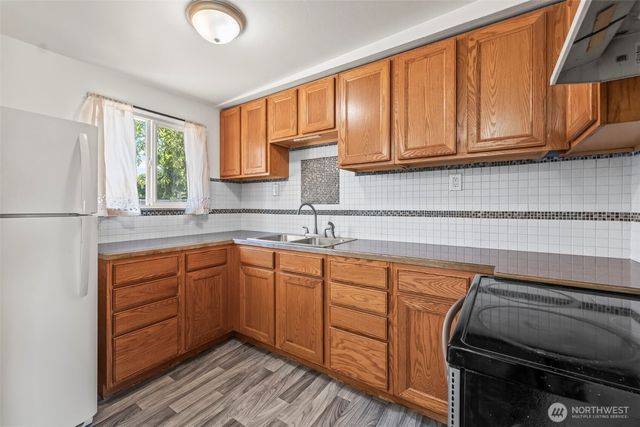 10221 Villa Lane SW, Lakewood, WA 98499