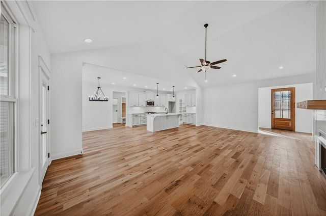 26 Smart Lane, Bella Vista, AR 72715