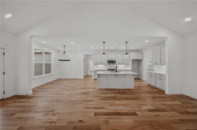 26 Smart Lane, Bella Vista, AR 72715