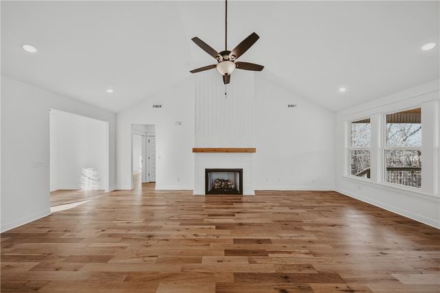 26 Smart Lane, Bella Vista, AR 72715