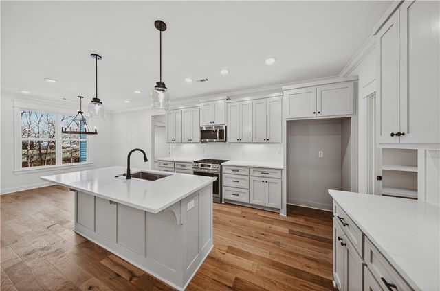 26 Smart Lane, Bella Vista, AR 72715