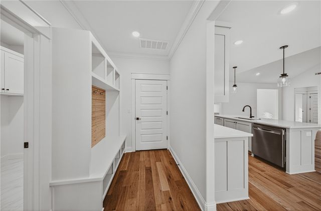 26 Smart Lane, Bella Vista, AR 72715