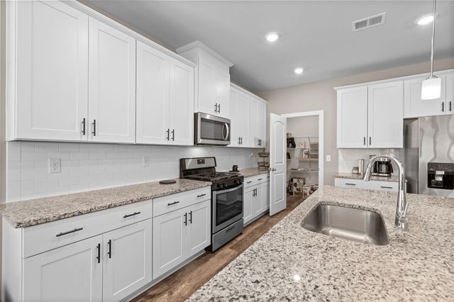 2004 Notchleaf Rd, Antioch, TN 37013