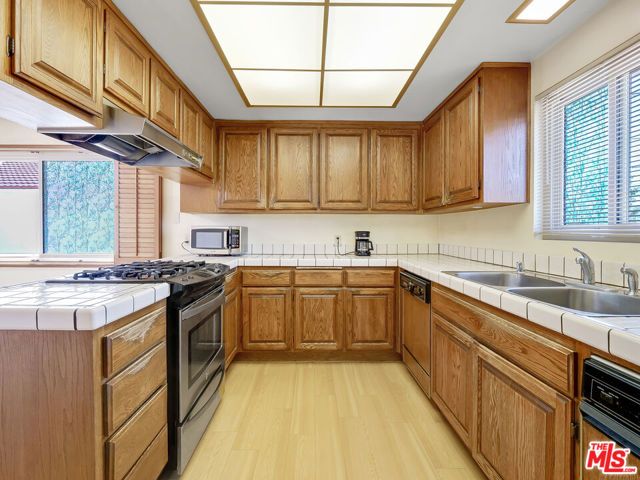 10938 Wescott Avenue, Sunland (los Angeles), CA 91040