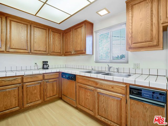 10938 Wescott Avenue, Sunland (los Angeles), CA 91040
