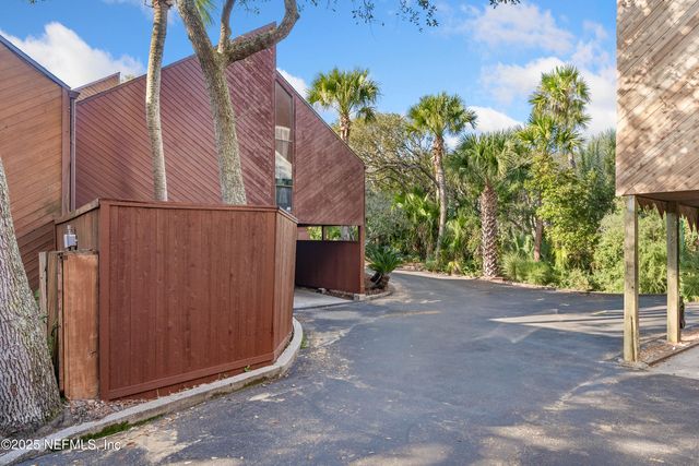 2277 SEMINOLE Road O, Atlantic Beach, FL 32233