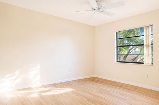 9307 Vista Del Lago, Boca Raton, FL 33428