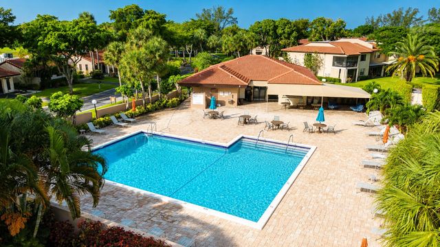 9307 Vista Del Lago, Boca Raton, FL 33428