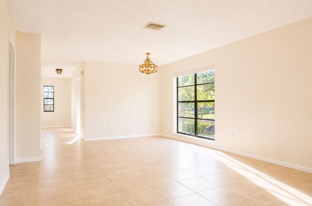 9307 Vista Del Lago, Boca Raton, FL 33428