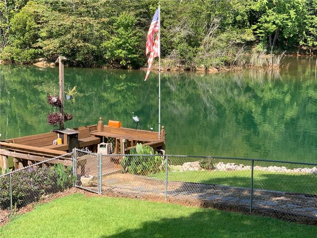 518 Inlet Drive, Seneca, SC 29672