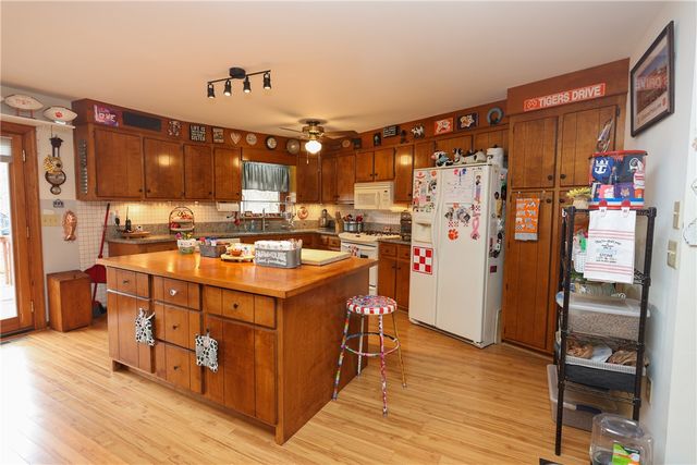 518 Inlet Drive, Seneca, SC 29672