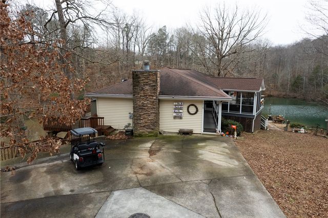 518 Inlet Drive, Seneca, SC 29672