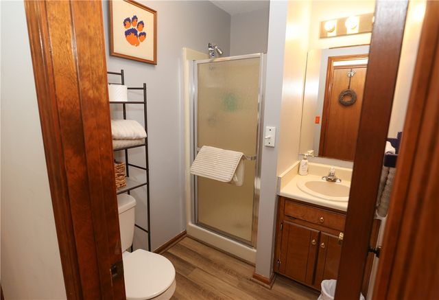 518 Inlet Drive, Seneca, SC 29672