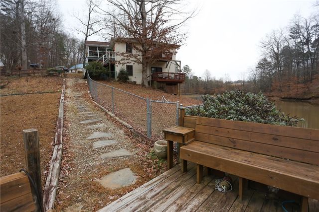 518 Inlet Drive, Seneca, SC 29672